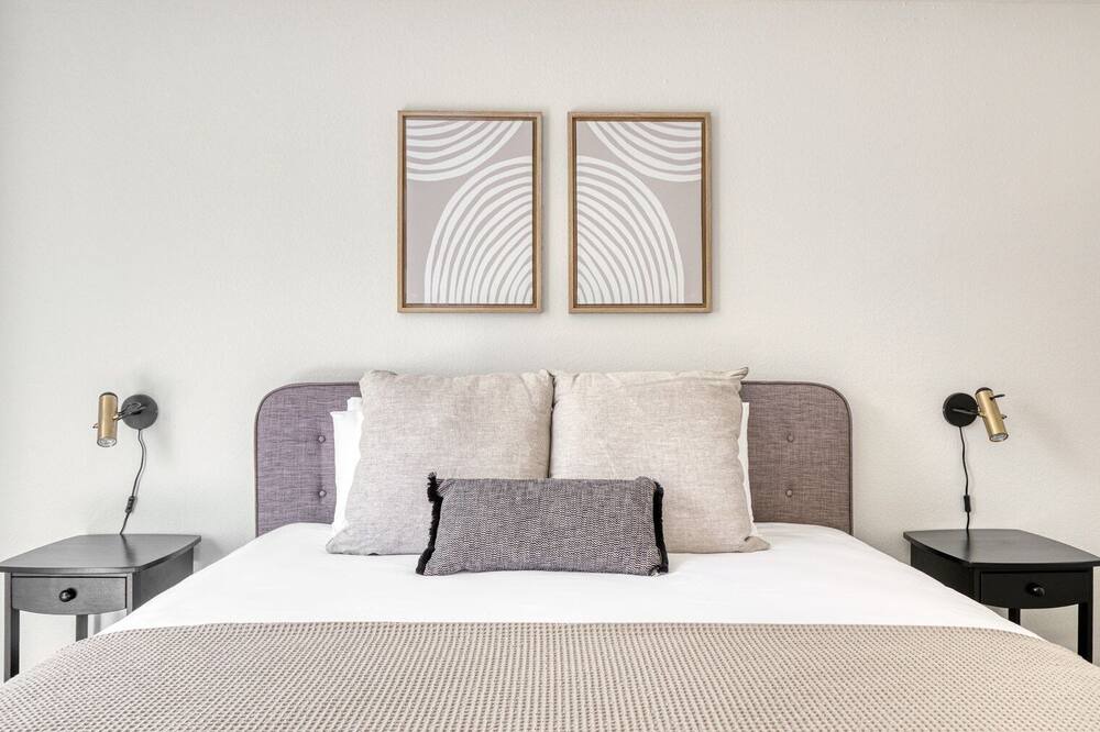 Photo of Bedroom in Los Feliz