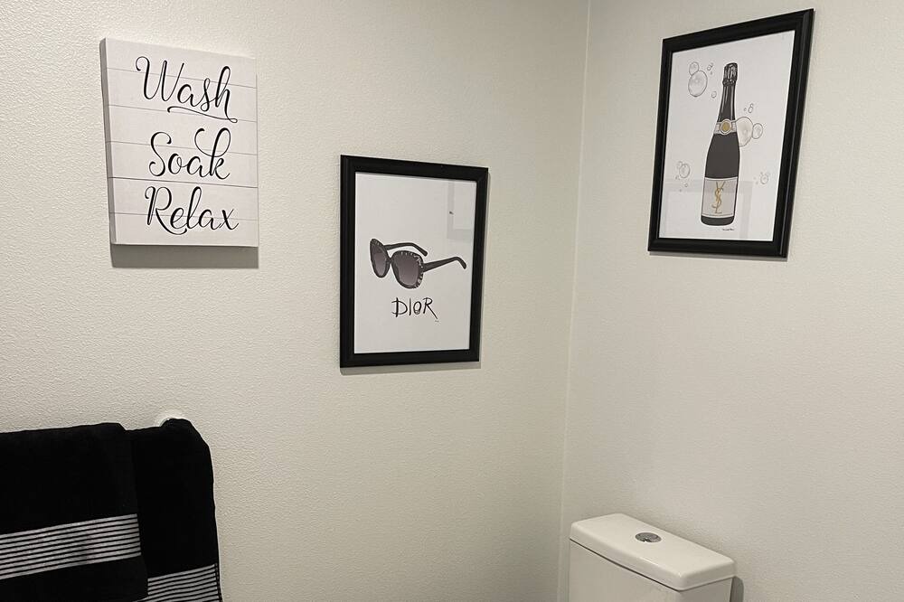 Photo of Bathroom in East Pasadena
