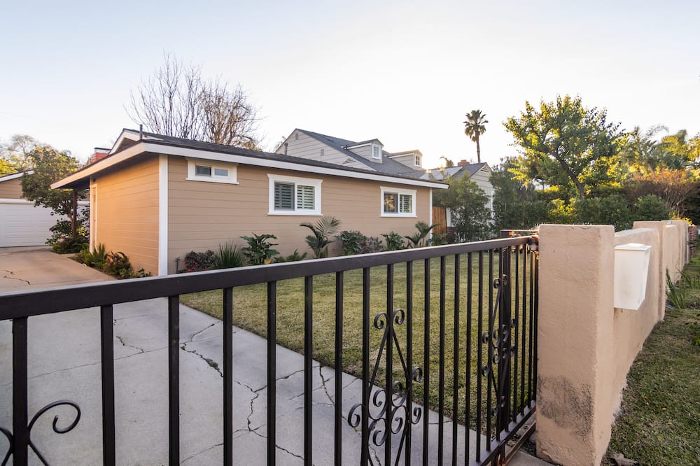 Photo of Patio Balcony in Sherman Oaks