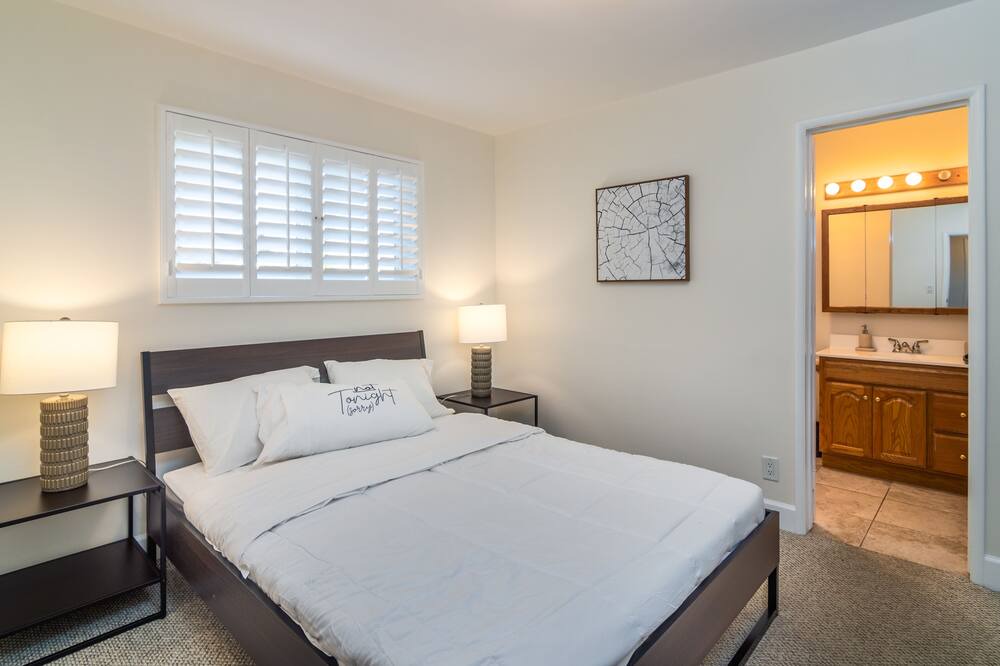 Photo of Bedroom in Sherman Oaks