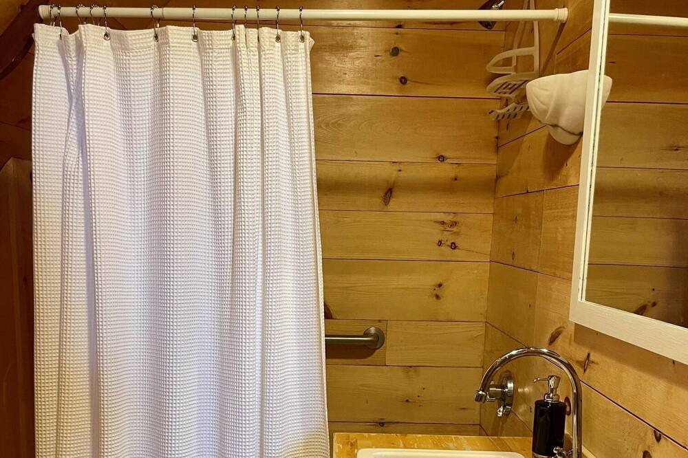 Photo of Bathroom in Brooklin