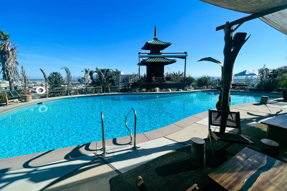 Photo of Outdoor in Hollywood Heights