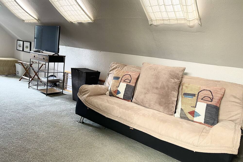 Photo of Livingroom in West Los Angeles