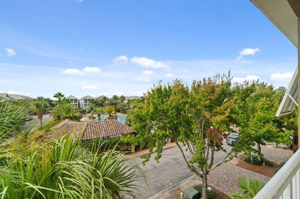 Photo of Patio Balcony in Villages of Crystal Beach