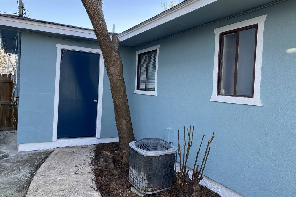 Photo of Outdoor in Biltmore Beach