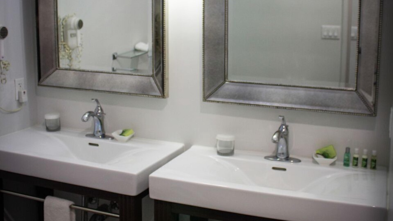 Photo of Bathroom in West Los Angeles