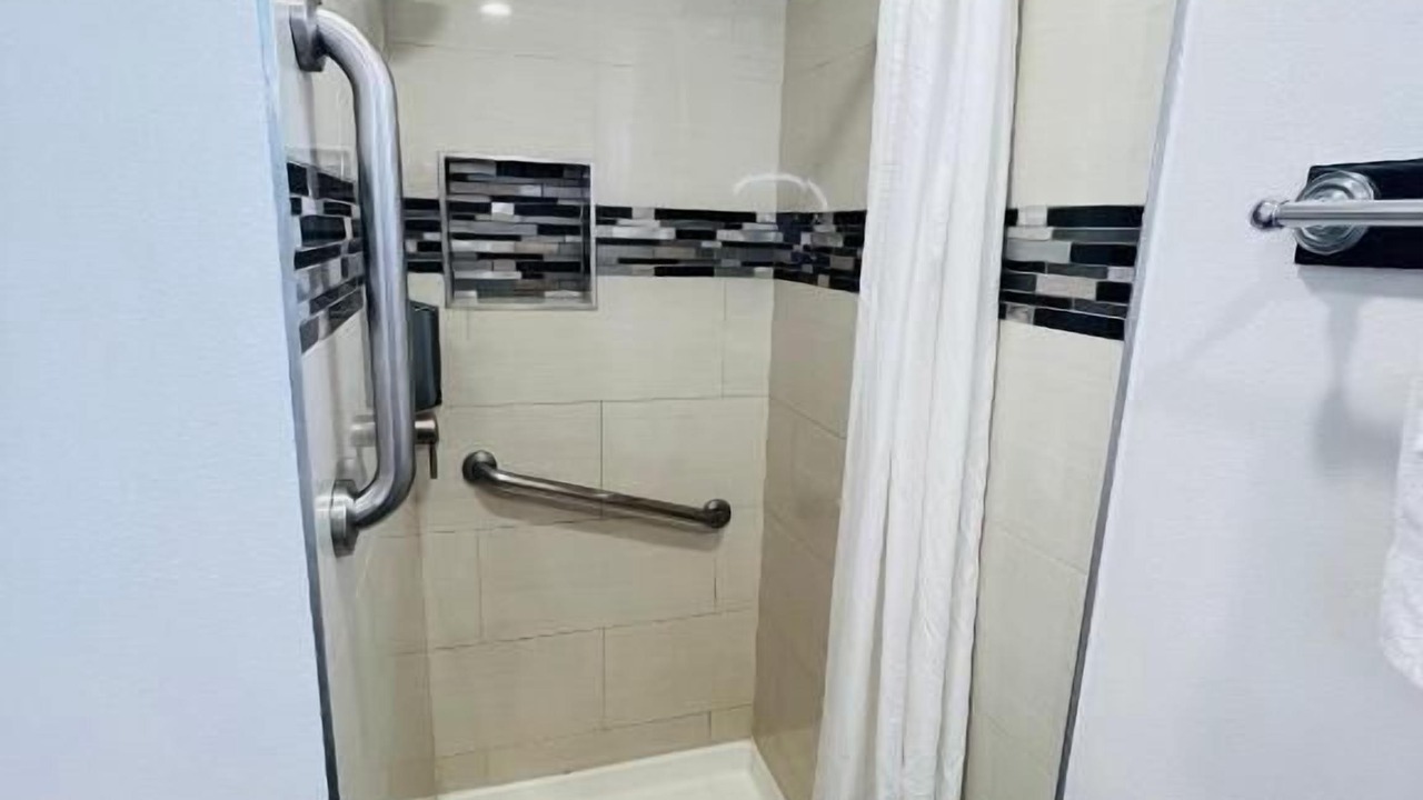 Photo of Bathroom in Silver Lake