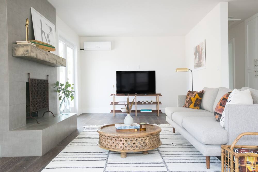 Photo of Livingroom in Beach Barber Tract