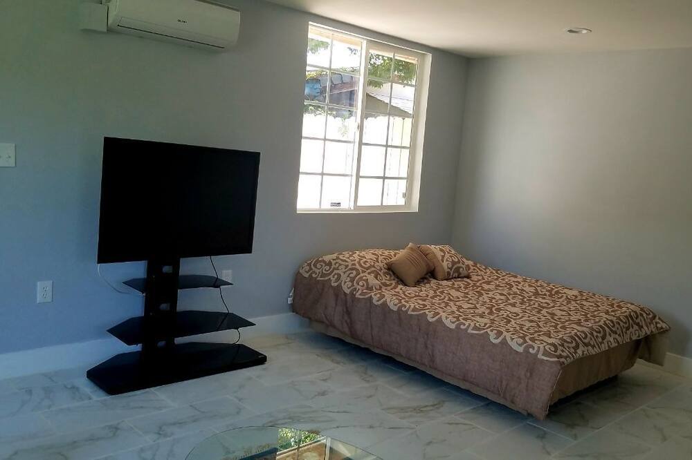 Photo of Bedroom in West Hills