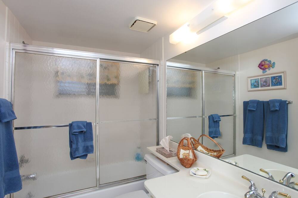 Photo of Bathroom in Plantation