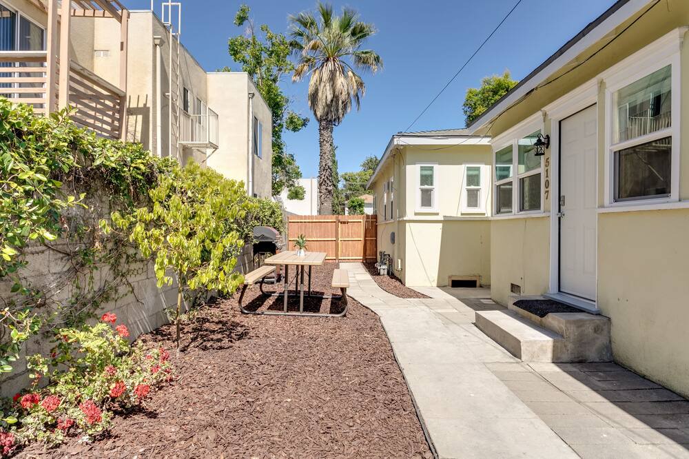 Photo of Outdoor in Valley Village