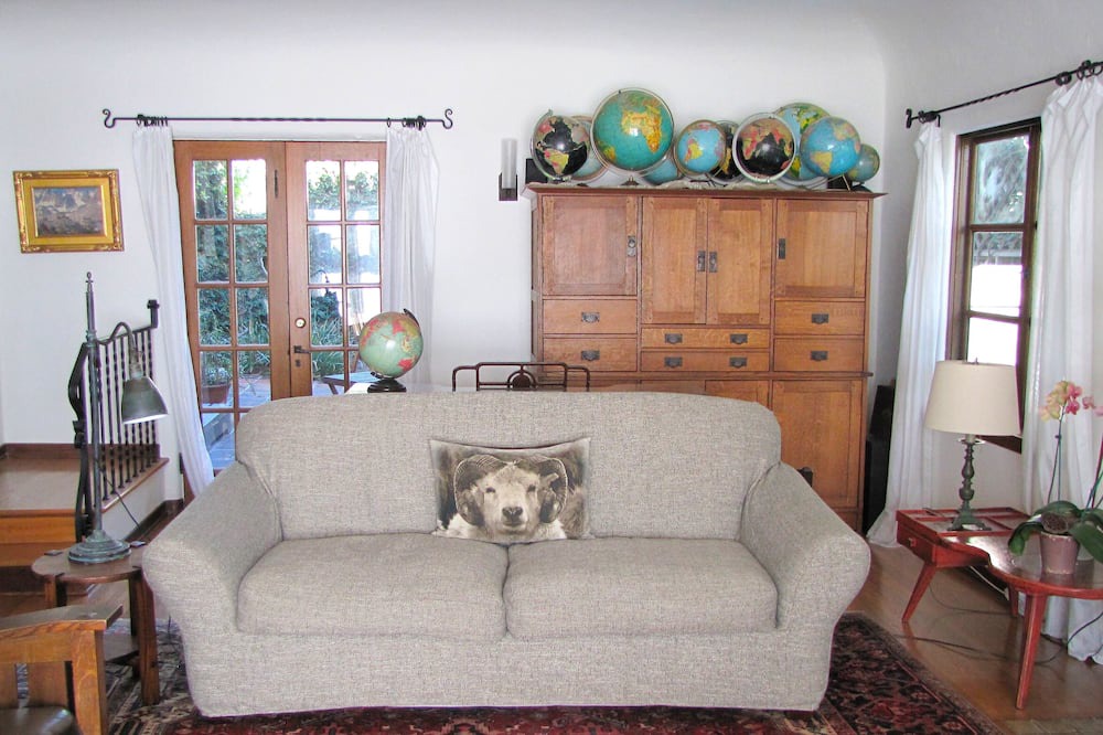 Photo of Livingroom in Elysian Heights