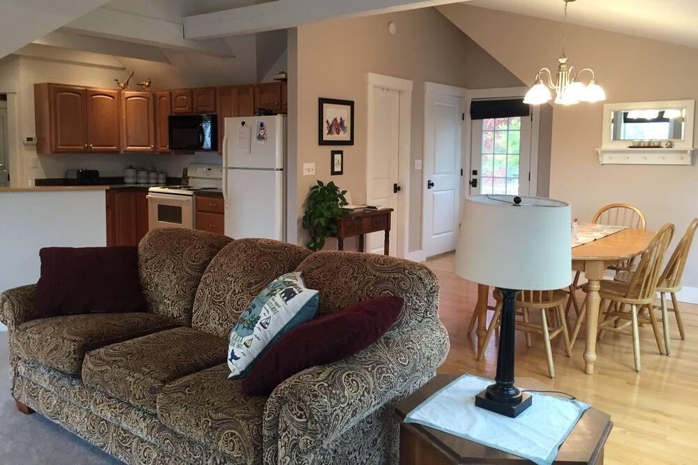 Photo of Livingroom in Owls Head