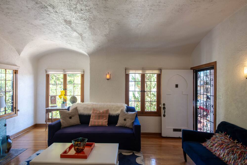 Photo of Livingroom in Los Feliz