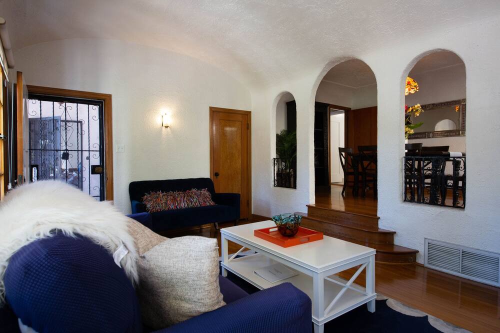 Photo of Livingroom in Los Feliz
