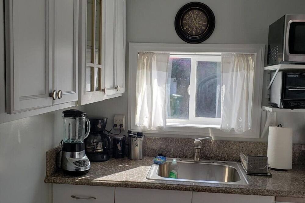 Photo of Kitchen in West Los Angeles