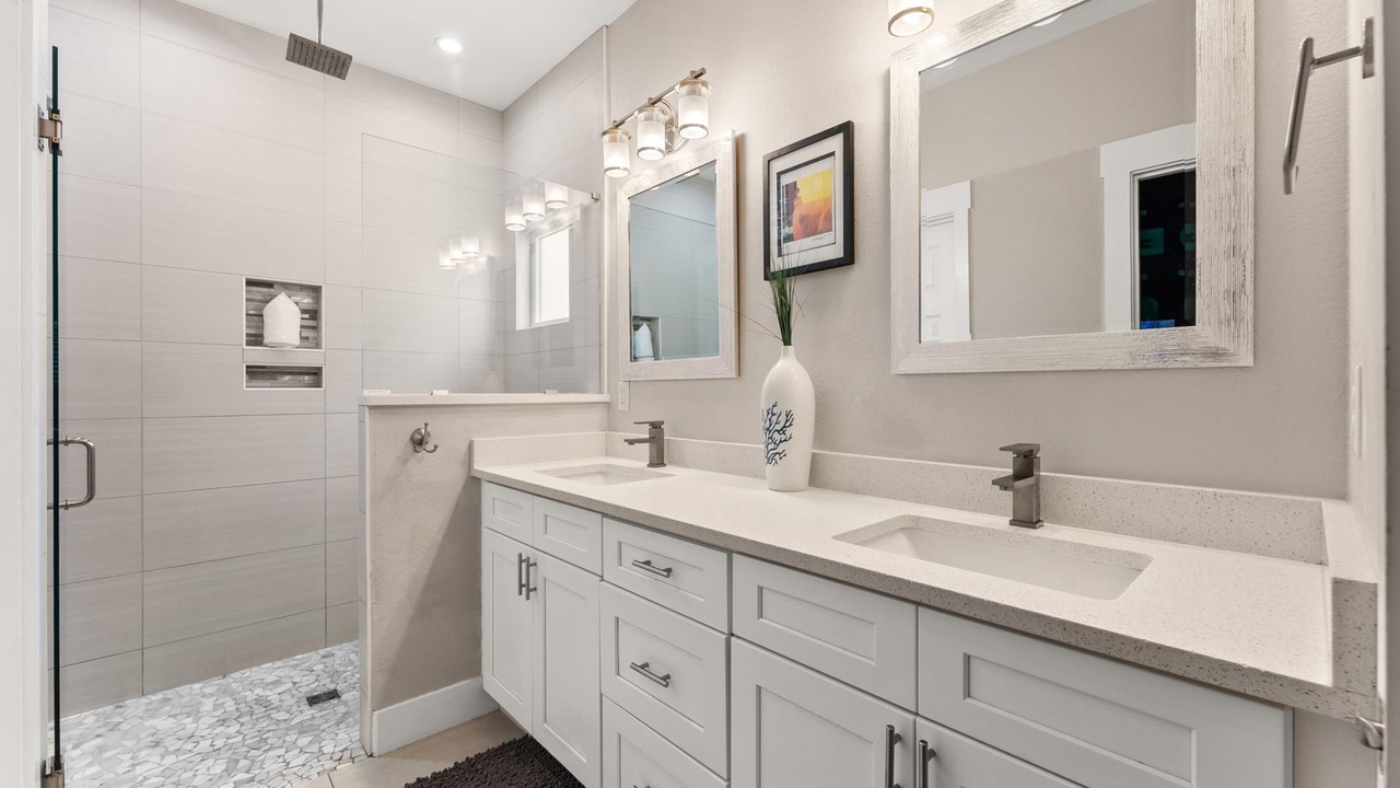 Photo of Bathroom in Lower Grand Lagoon