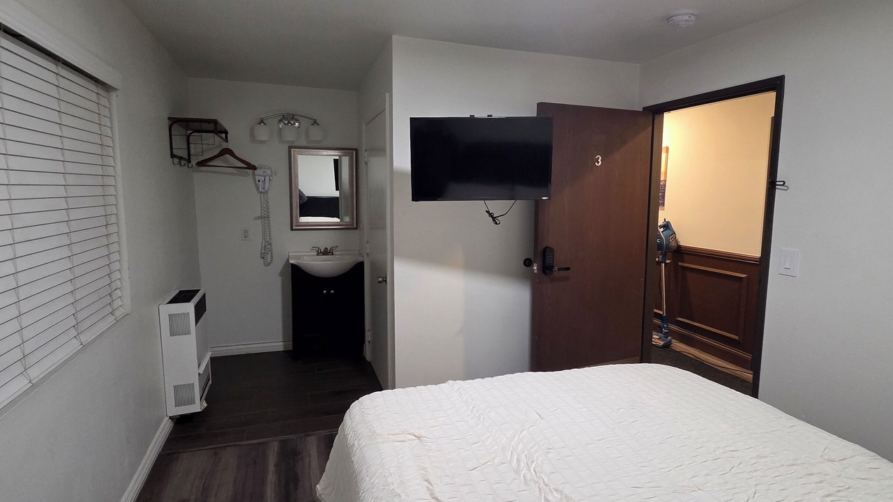 Photo of Bedroom in Big Bear Lake