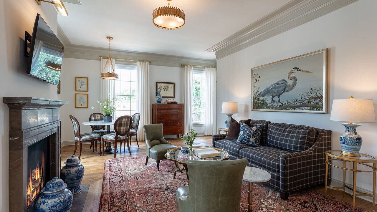 Photo of Bedroom in Leesburg's Old and Historic District