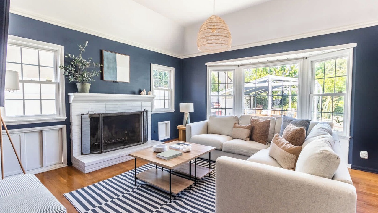 Photo of Livingroom in West Los Angeles