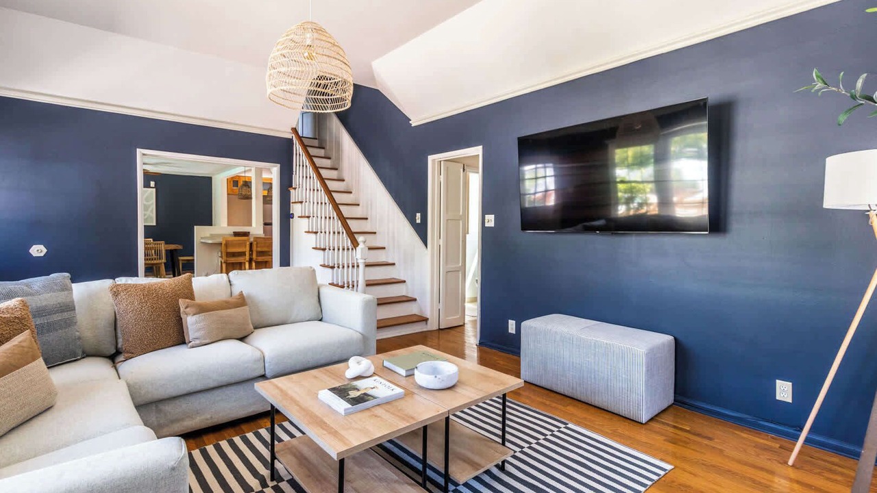 Photo of Livingroom in West Los Angeles