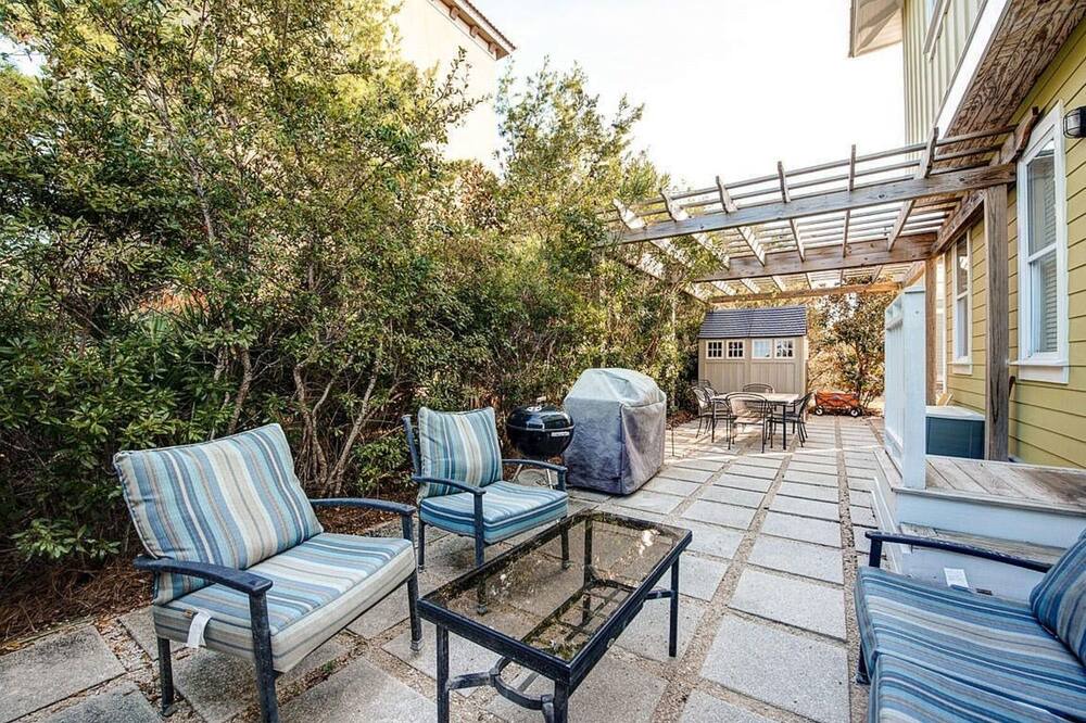 Photo of Patio Balcony in Cassine Village