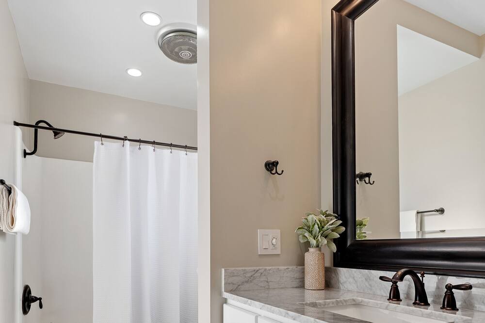 Photo of Bathroom in Sawtelle
