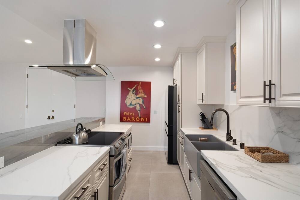 Photo of Kitchen in Sawtelle