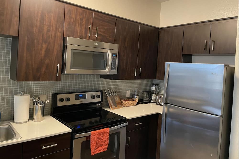 Photo of Kitchen in Miracle Mile