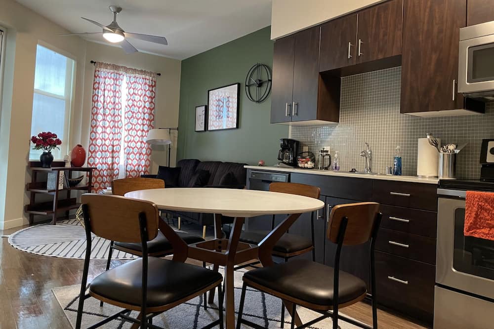 Photo of Kitchen in Miracle Mile