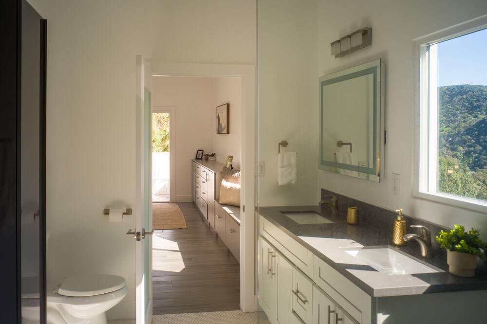 Photo of Bathroom in The Flats