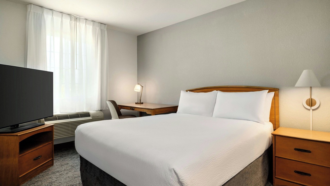 Photo of Bedroom in Platinum Triangle