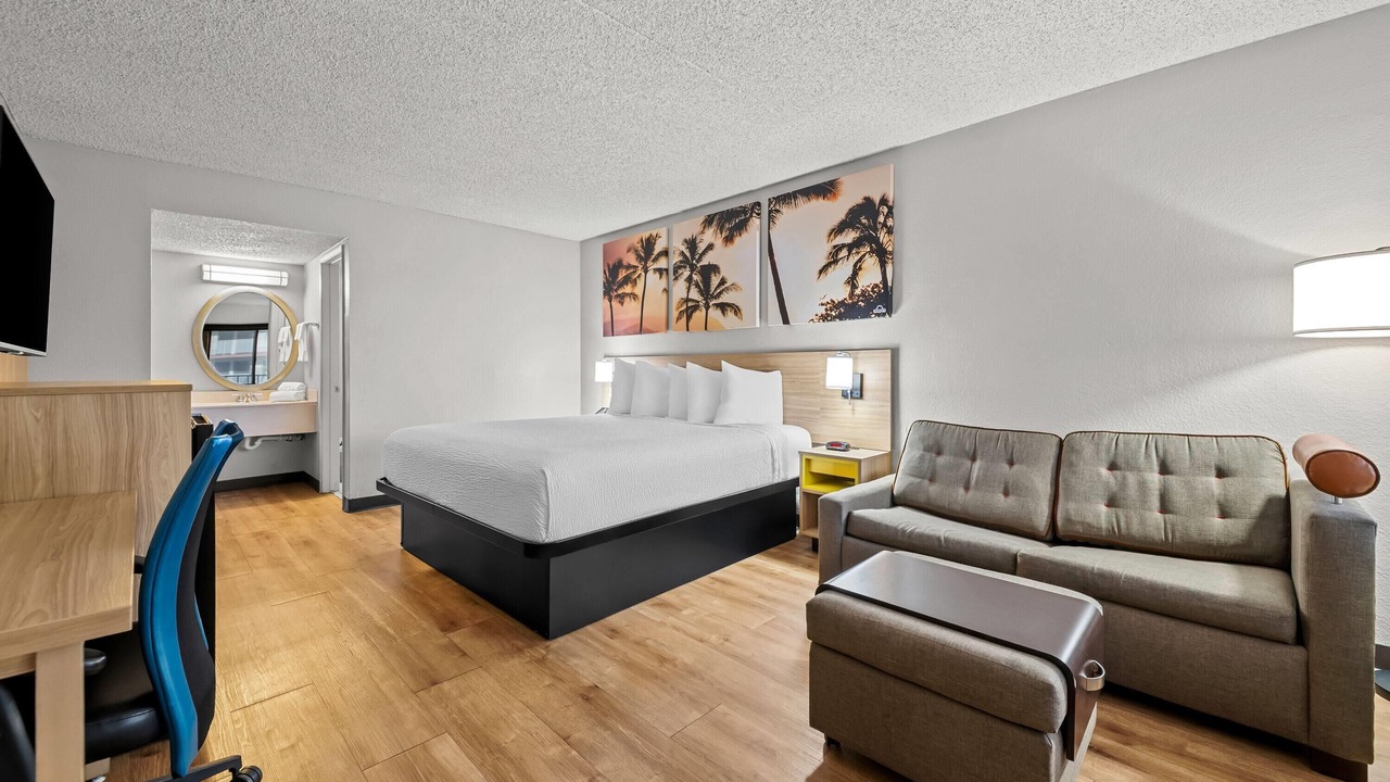 Photo of Bedroom in Northwest Anaheim