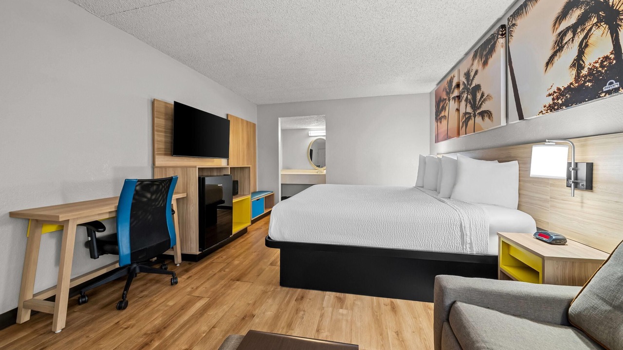 Photo of Bedroom in Northwest Anaheim