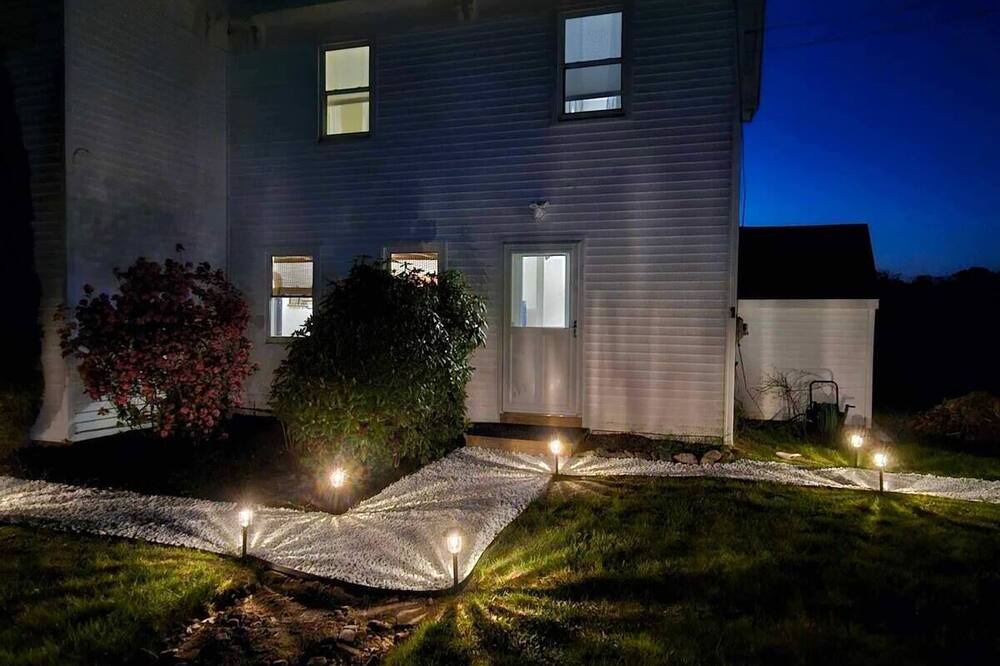 Photo of Outdoor in Surry
