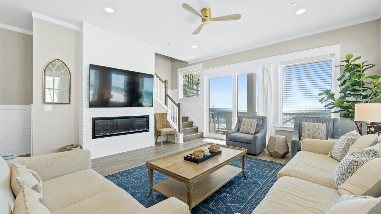 Photo of Livingroom in Crescent Beach