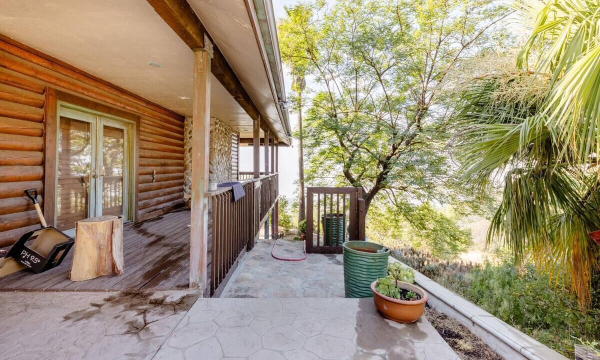 Photo of Patio Balcony in Malibu