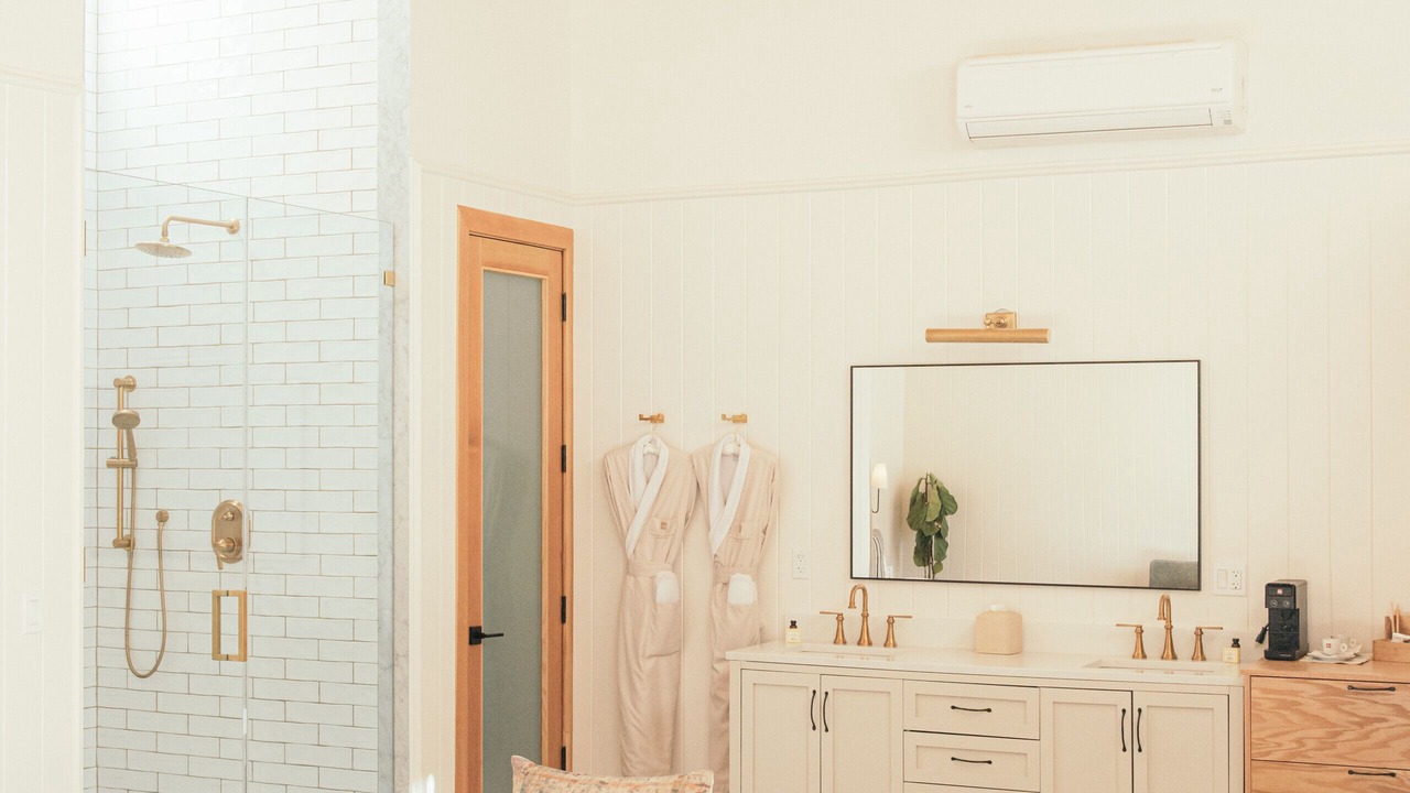 Photo of Bedroom in Malibu