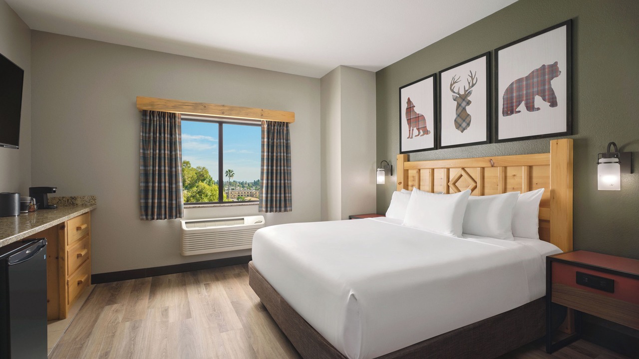 Photo of Bedroom in Anaheim Resort