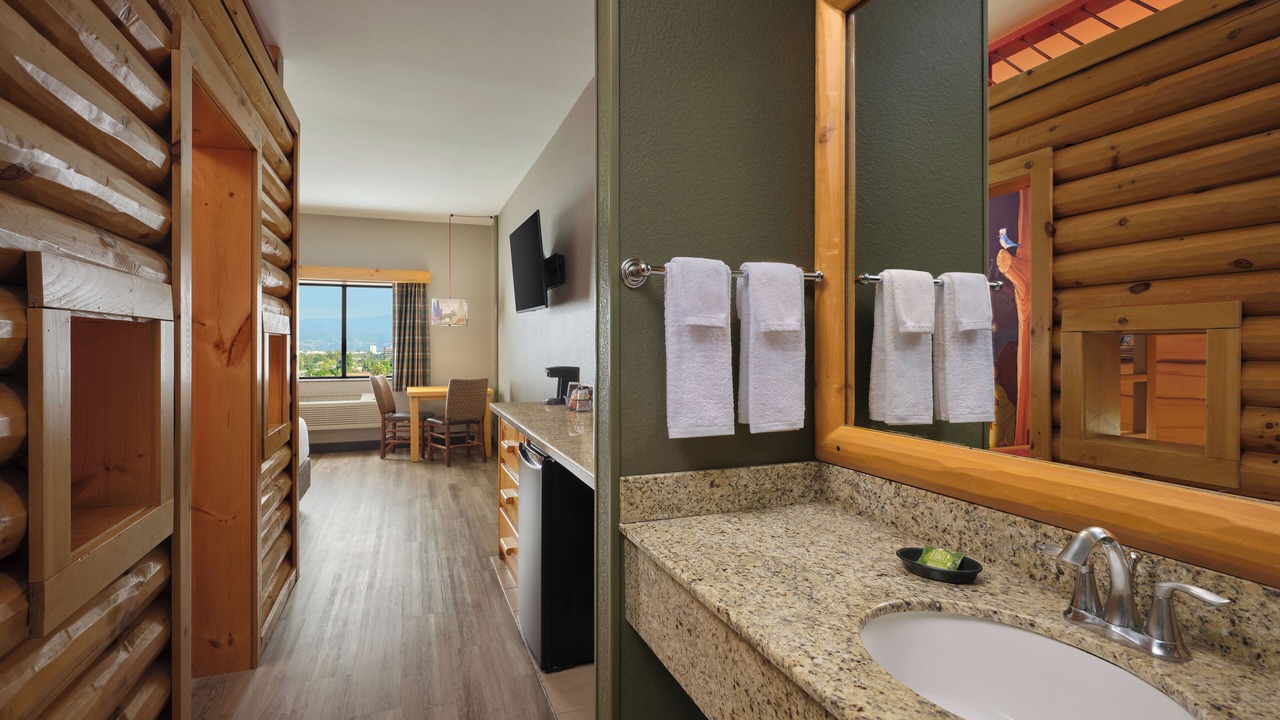 Photo of Bedroom in Anaheim Resort