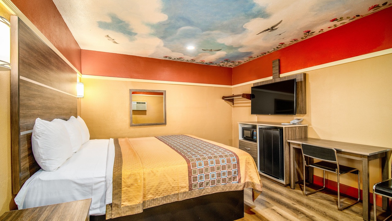 Photo of Bedroom in Inglewood