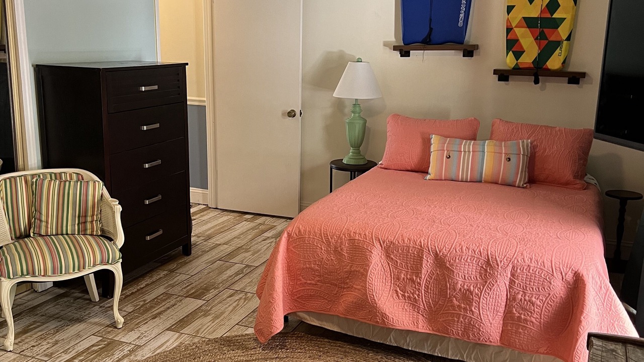 Photo of Bedroom in Biltmore Beach