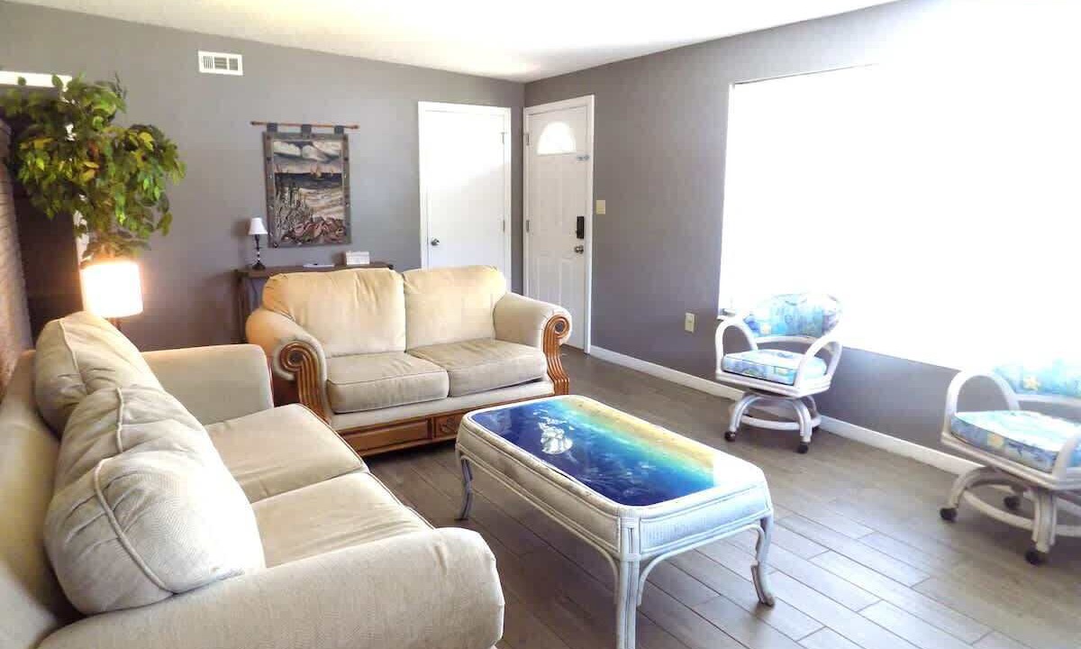 Photo of Livingroom in Northeast Pensacola