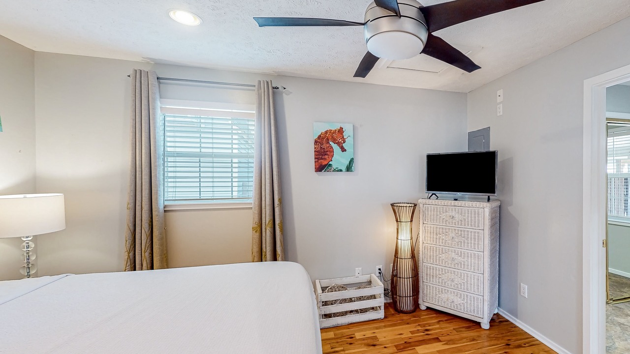 Photo of Bedroom in Biltmore Beach