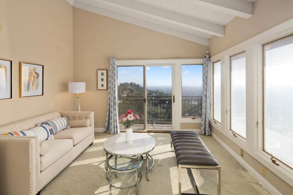 Photo of Livingroom in Cowan Heights