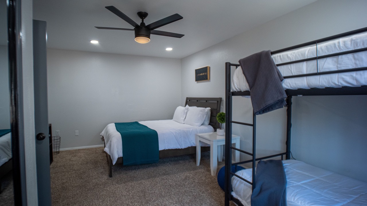 Photo of Bedroom in Running Springs