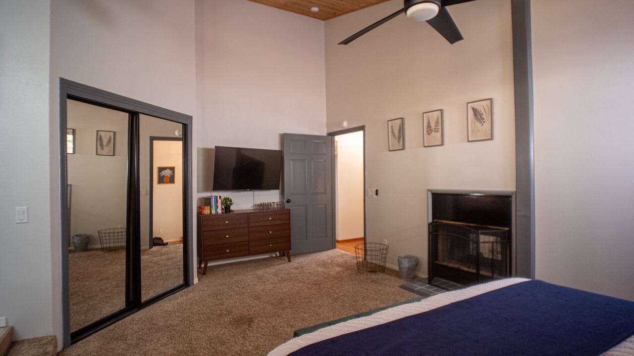 Photo of Bedroom in Running Springs