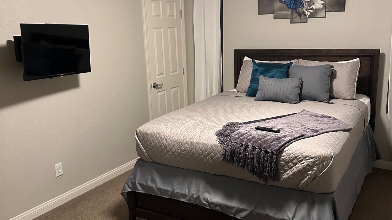Photo of Bedroom in Enterprise