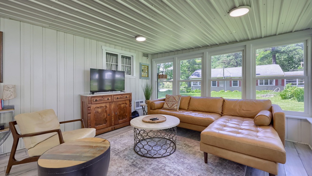 Photo of Livingroom in Beurys Lake