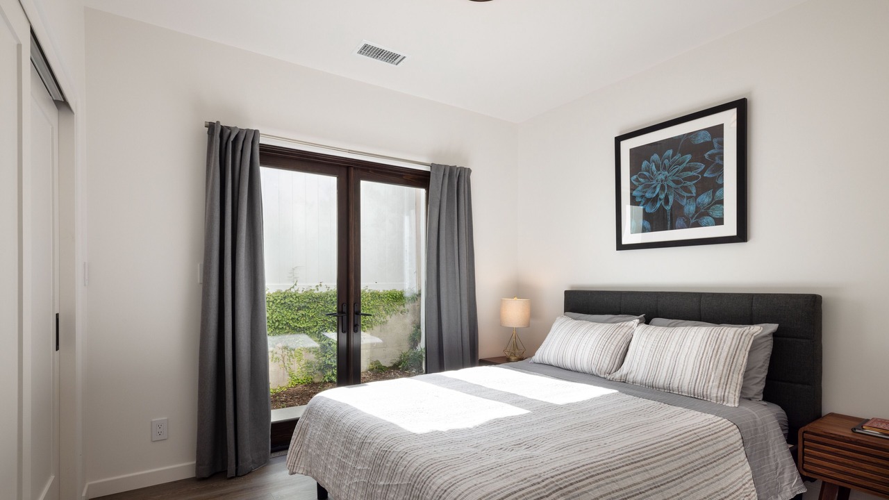 Photo of Bedroom in Miracle Mile